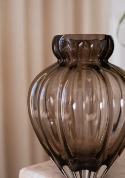 Audrey Vase - Smokey brown Medium