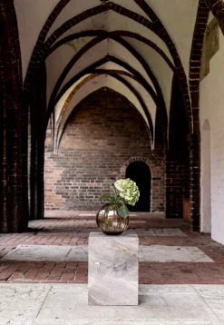 Sadie Vase - Line - Topaz Medium